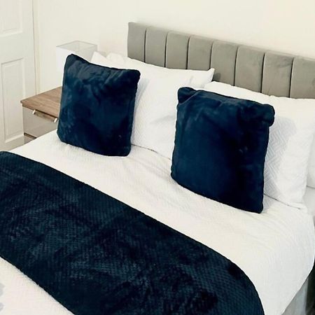 Strood Home-Sleeps 6-Great For Groups & Families Rochester  Extérieur photo