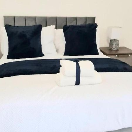 Strood Home-Sleeps 6-Great For Groups & Families Rochester  Extérieur photo