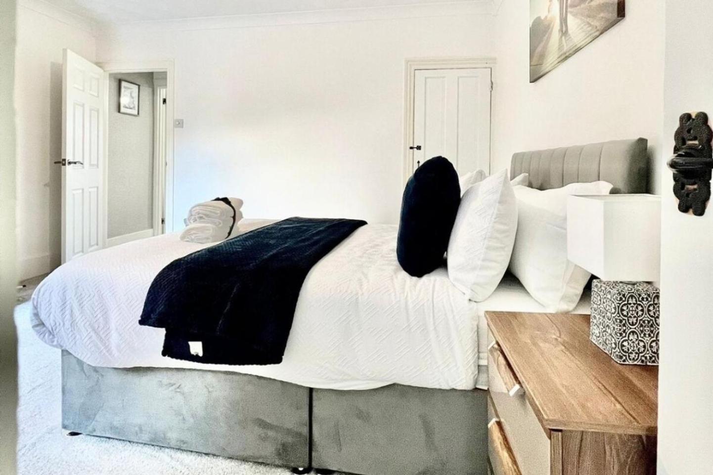 Strood Home-Sleeps 6-Great For Groups & Families Rochester  Extérieur photo