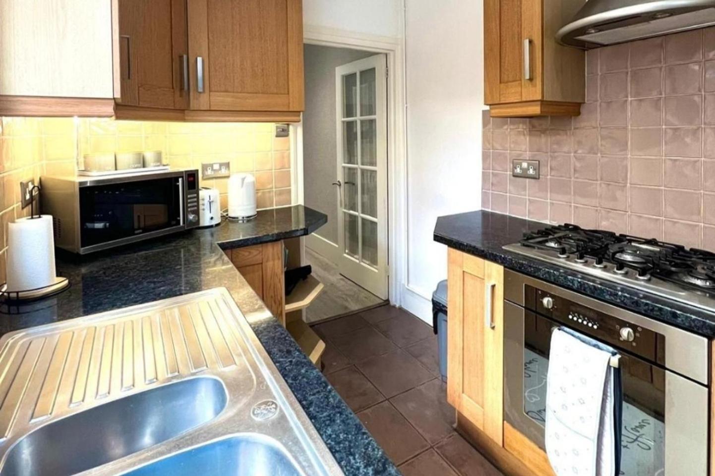 Strood Home-Sleeps 6-Great For Groups & Families Rochester  Extérieur photo